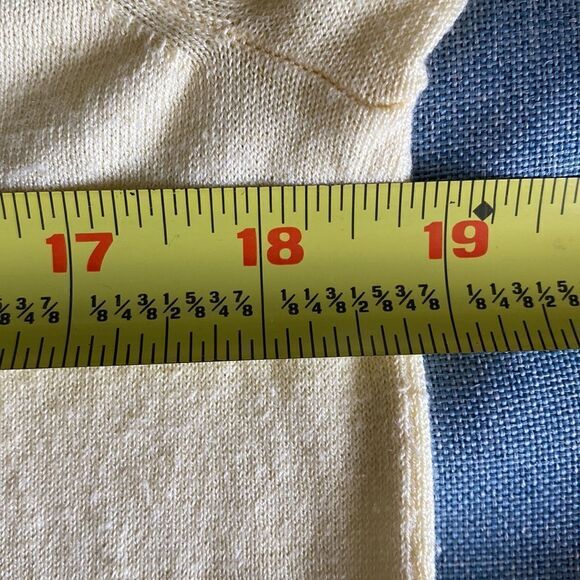 Banana Republic silk blend yellow V-neck pullover sweater size Lp - Picture 7 of 8